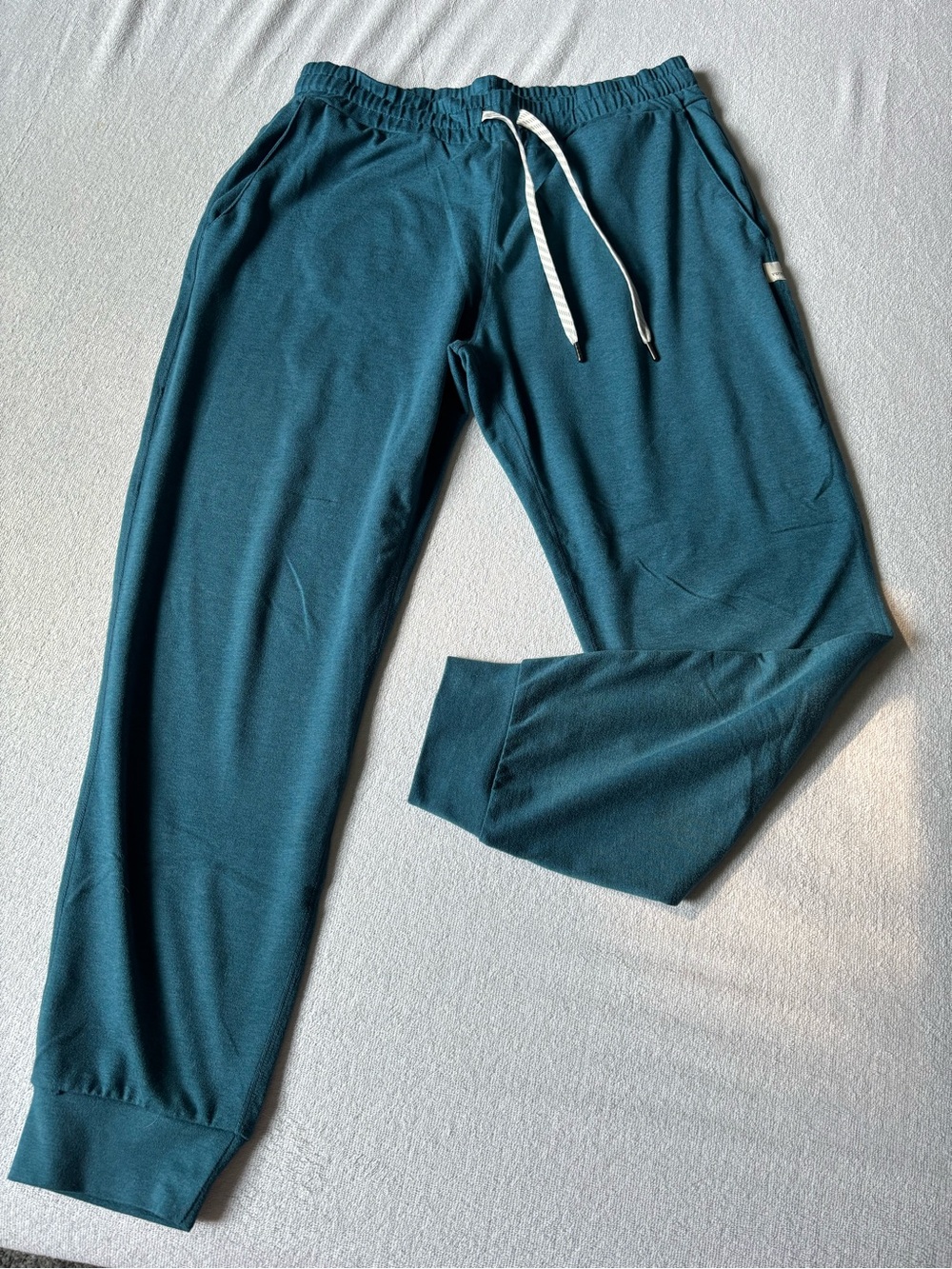 Vuori Women’s Teal-Blue Jogger Sweatpants with White Drawstring